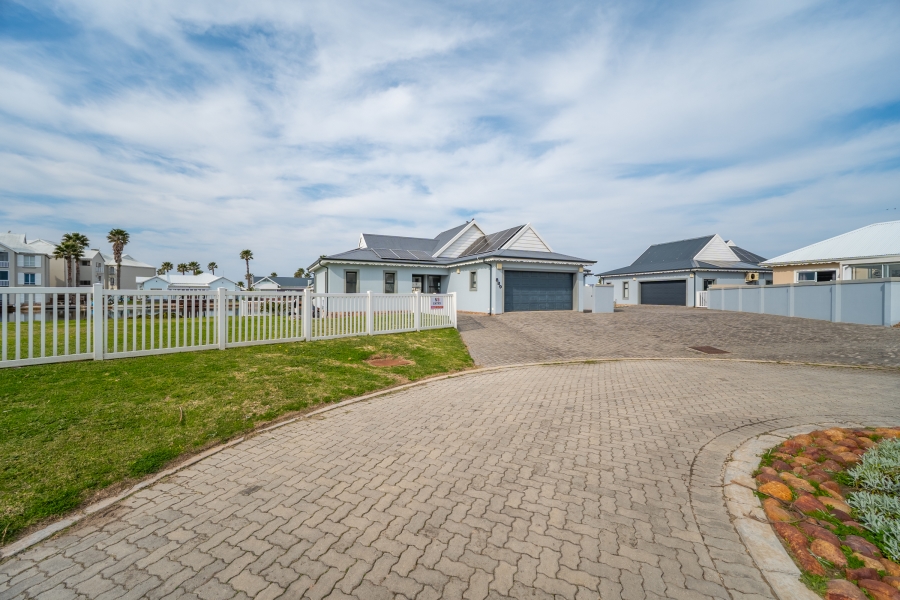 5 Bedroom Property for Sale in Marina Martinique Eastern Cape